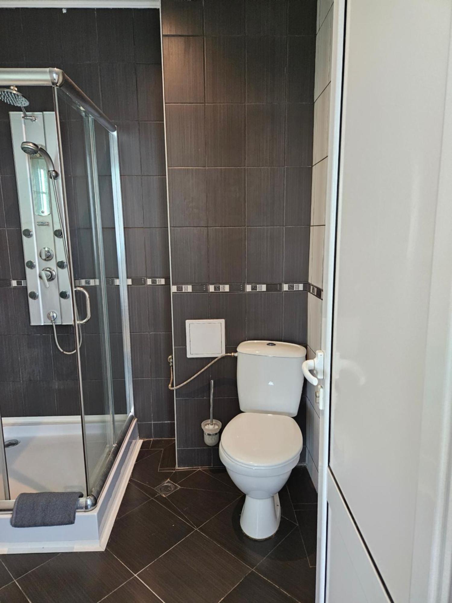 Family Hotel Komhotel Berkovitsa Ngoại thất bức ảnh