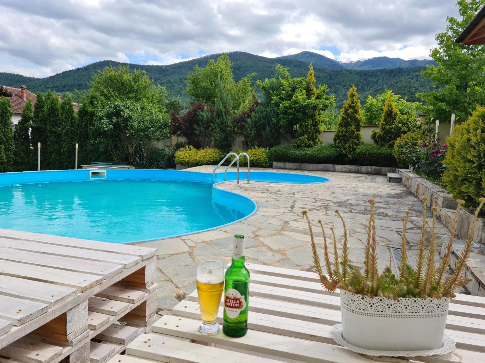 Family Hotel Komhotel Berkovitsa Ngoại thất bức ảnh